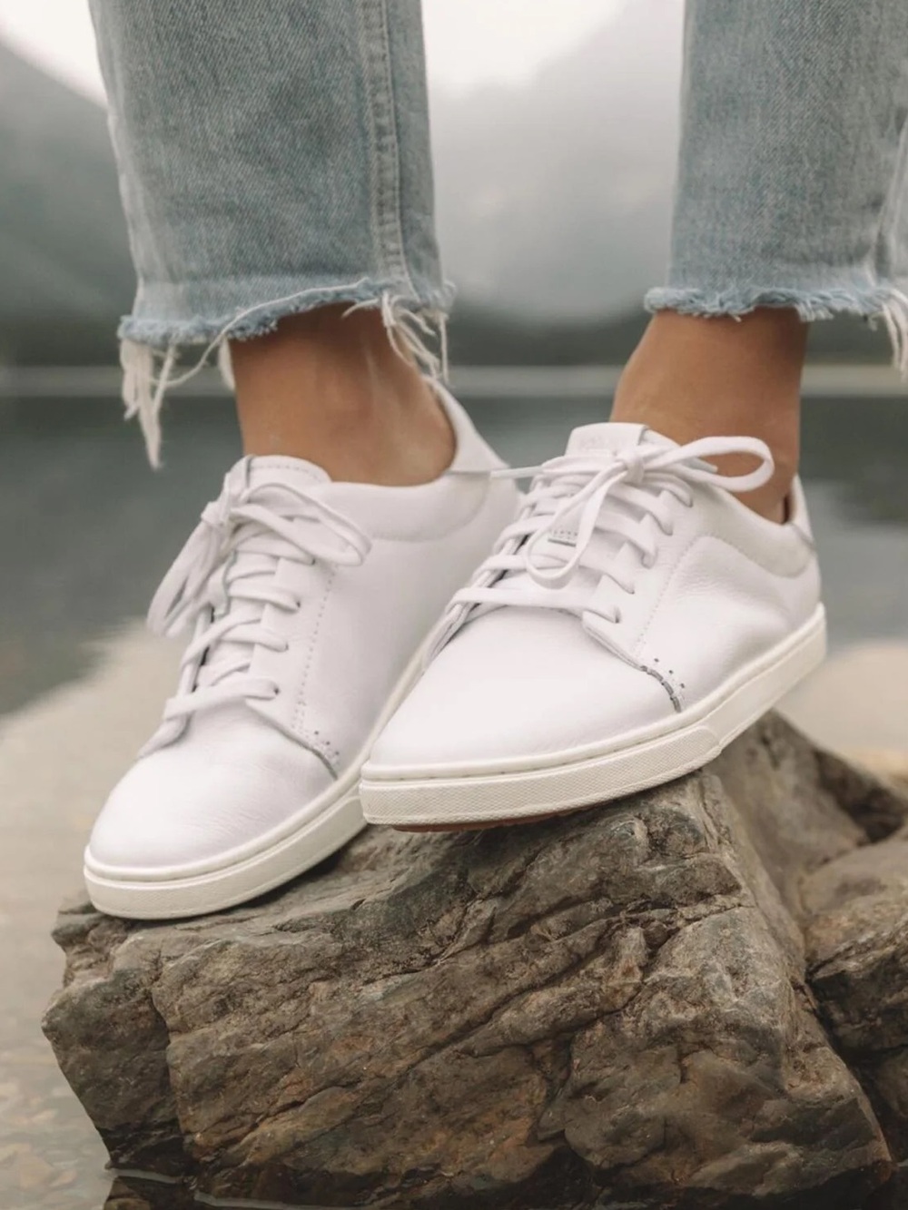 Olukai Women's Pehuea Li Ili leather Lace-Up Sneaker White/White size 8 in EUC